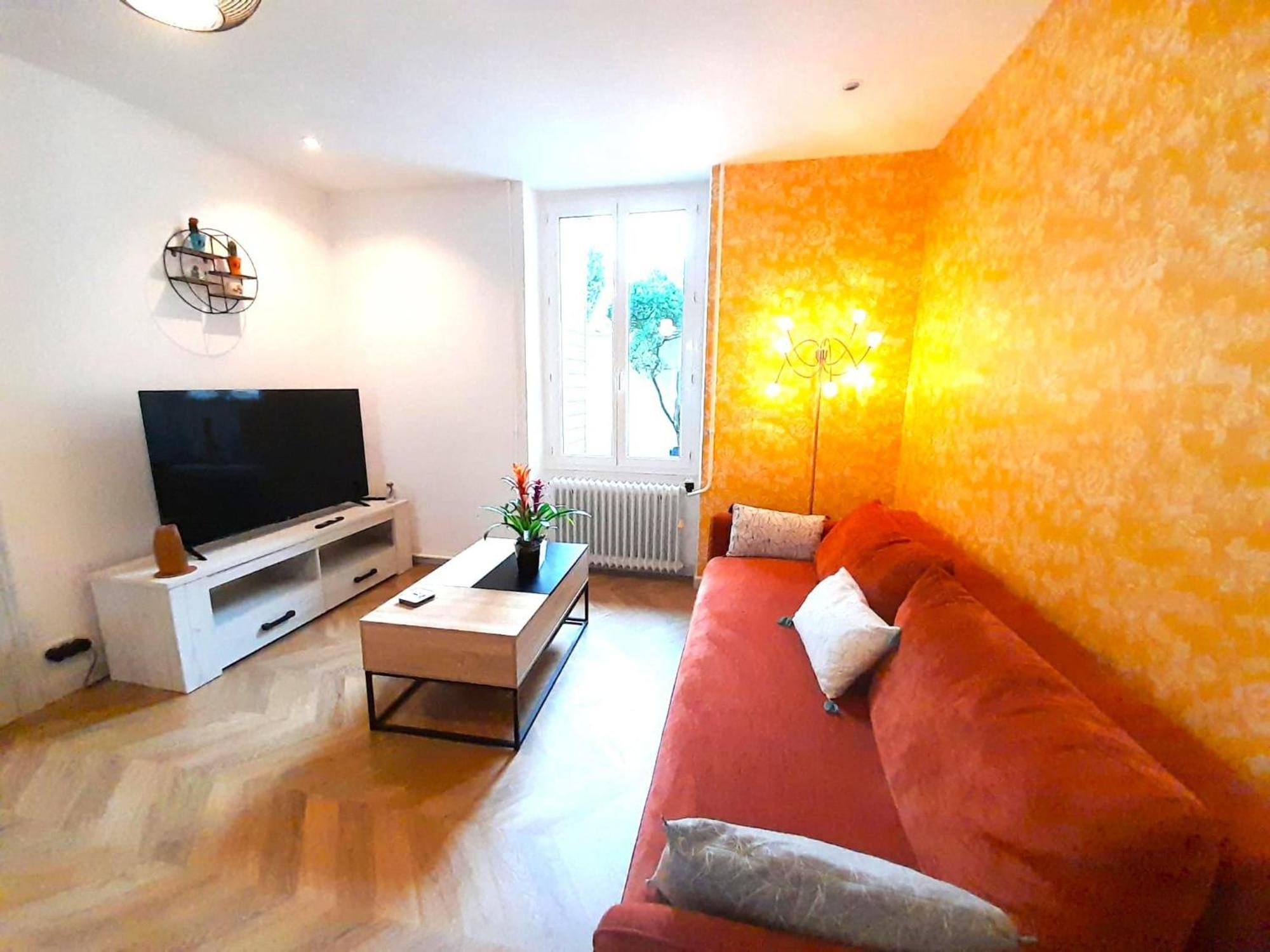 Hébergement de vacances Elegante Maison Avec Patio Centre Vatan